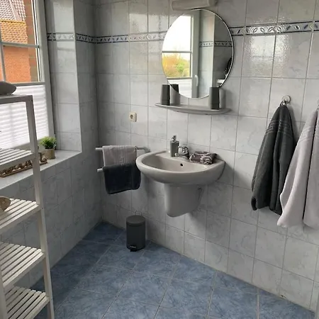 With 2 Bedrooms *
